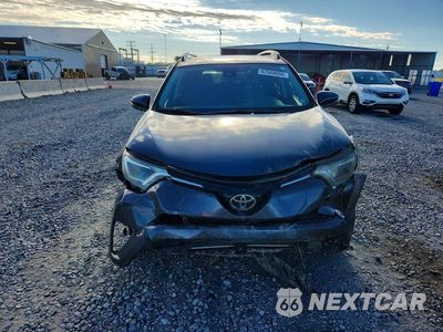 Piąte zdjęcie samochodu w środku: 2017 TOYOTA RAV4 XLE VIN:2T3RFREV0HW589749 - miniatura