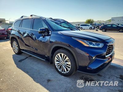 Czwarte zdjęcie samochodu z boku: 2023 TOYOTA HIGHLANDER HYBRID PLATINUM VIN:5TDEBRCH6PS575989 - miniatura