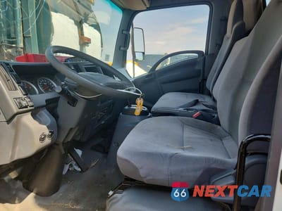 Zdjęcie 7 z 13 samochodu: 2019 ISUZU NPR HD REFRIGERATED BOX TRUCK VIN:JALC4W164K7K00637 - miniatura