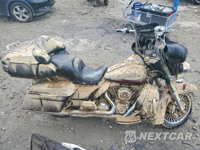 2011 HARLEY-DAVIDSON FLHTK 1HD1KEM17BB627170 - główne zdjęcie licytacji z USA - miniatura