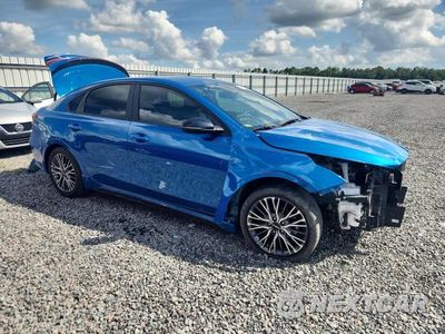 Czwarte zdjęcie samochodu z boku: 2022 KIA FORTE GT LINE VIN:3KPF54AD8NE489007 - miniatura