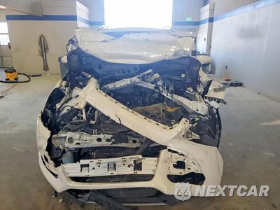 Piąte zdjęcie samochodu w środku: 2016 FORD ESCAPE TITANIUM VIN:1FMCU0J92GUB20167 - miniatura