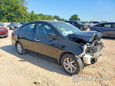 Czwarte zdjęcie samochodu z boku: 2019 NISSAN VERSA SV VIN:3N1CN7AP8KL812867 - miniatura