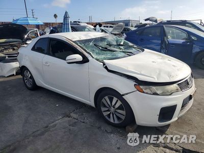 Czwarte zdjęcie samochodu z boku: 2013 KIA FORTE KOUP EX VIN:KNAFU6A22D5709388 - miniatura