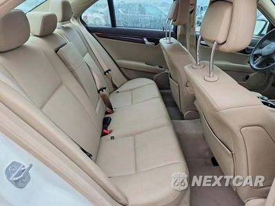 Zdjęcie 10 z 12 samochodu: 2009 MERCEDES-BENZ C 300 VIN:WDDGF54X49R054353 - miniatura
