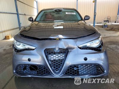 Piąte zdjęcie samochodu w środku: 2020 ALFA ROMEO GIULIA VIN:ZARFAMAN4L7630291 - miniatura