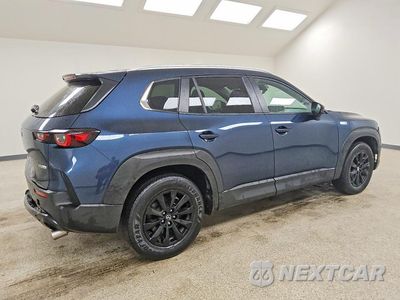 Trzecie zdjęcie samochodu z tyłu: 2025 MAZDA CX-50 PREFERRED VIN:7MMVABBM4SN344421 - miniatura
