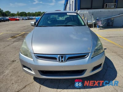 Piąte zdjęcie samochodu w środku: 2007 HONDA ACCORD LX VIN:1HGCM56437A132166 - miniatura