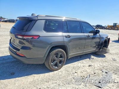 Trzecie zdjęcie samochodu z tyłu: 2021 JEEP GRAND CHEROKEE L LAREDO VIN:1C4RJKAG0M8153920 - miniatura