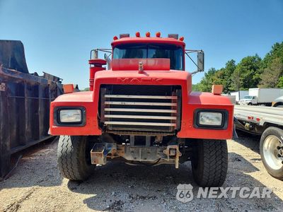 Piąte zdjęcie samochodu w środku: 1997 MACK RD688S DUMP TRUCK VIN:1M2P267C0VM033295 - miniatura
