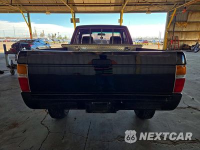 Zdjęcie 6 z 12 samochodu: 1985 TOYOTA PICKUP XTRACAB RN56 DLX VIN:JT4RN56D4F5043588 - miniatura