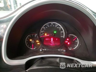 Zdjęcie 9 z 12 samochodu: 2013 VOLKSWAGEN BEETLE TURBO VIN:3VWVA7AT9DM626943 - miniatura