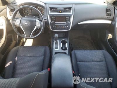 Zdjęcie 8 z 12 samochodu: 2016 NISSAN ALTIMA VIN:1N4AL3AP4GN332468 - miniatura