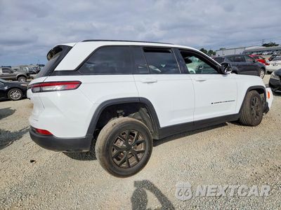 Trzecie zdjęcie samochodu z tyłu: 2025 JEEP GRAND CHEROKEE LAREDO VIN:1C4RJHAG3S8656910 - miniatura