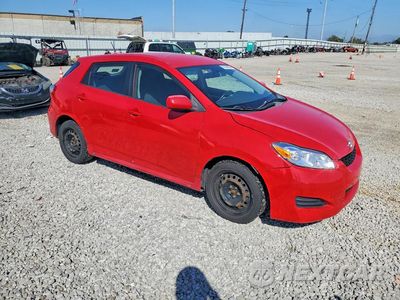 Czwarte zdjęcie samochodu z boku: 2010 TOYOTA MATRIX BASE VIN:2T1KU4EE8AC282940 - miniatura