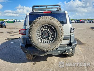 Zdjęcie 6 z 12 samochodu: 2012 TOYOTA FJ CRUISER BASE VIN:JTEBU4BF7CK116550 - miniatura