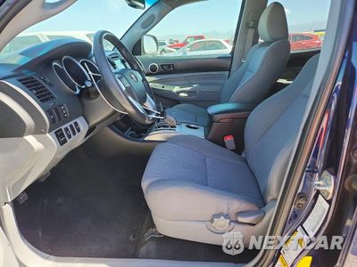 Zdjęcie 7 z 12 samochodu: 2013 TOYOTA TACOMA V6 VIN:3TMLU4EN2DM116025 - miniatura