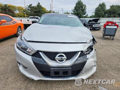 Piąte zdjęcie samochodu w środku: 2017 NISSAN MAXIMA PLATINUM VIN:1N4AA6AP7HC404459 - miniatura