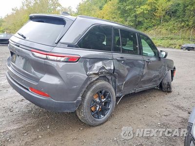 Trzecie zdjęcie samochodu z tyłu: 2025 JEEP GRAND CHEROKEE LAREDO VIN:1C4RJHAGXSC297262 - miniatura