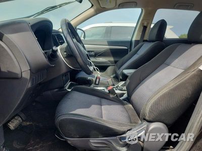 Zdjęcie 7 z 14 samochodu: 2018 MITSUBISHI OUTLANDER SE VIN:JA4AZ3A38JZ006429 - miniatura