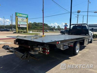 Czwarte zdjęcie samochodu z boku: 2023 CHEVROLET SILVERADO MEDIUM DUTY VIN:1HTKHPVM8PH113649 - miniatura