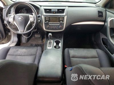 Zdjęcie 8 z 12 samochodu: 2017 NISSAN ALTIMA 2.5 SR VIN:1N4AL3AP3HC189476 - miniatura