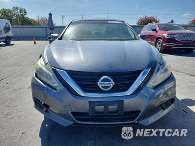 Piąte zdjęcie samochodu w środku: 2018 NISSAN ALTIMA 2.5 S VIN:1N4AL3APXJC252188 - miniatura
