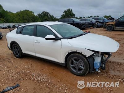Czwarte zdjęcie samochodu z boku: 2025 KIA K4 LXS VIN:3KPFT4DE4SE058539 - miniatura