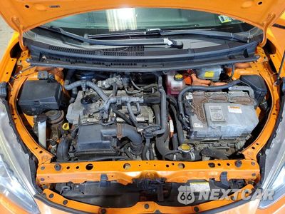 Zdjęcie 12 z 13 samochodu: 2015 TOYOTA PRIUS C TWO VIN:JTDKDTB34F1105519 - miniatura