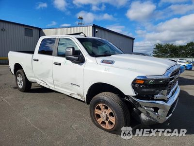 Czwarte zdjęcie samochodu z boku: 2026 RAM 2500 BIG HORN VIN:3C6UR5DJ7TG299873 - miniatura
