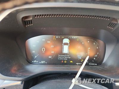 Zdjęcie 9 z 12 samochodu: 2018 VOLVO XC60 T6 R-DESIGN VIN:LYVA22RM4JB097241 - miniatura