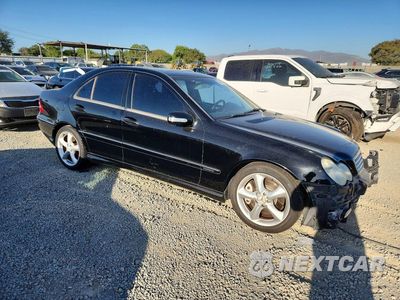 Czwarte zdjęcie samochodu z boku: 2005 MERCEDES-BENZ C 230K SPORT SEDAN VIN:WDBRF40J85F716864 - miniatura