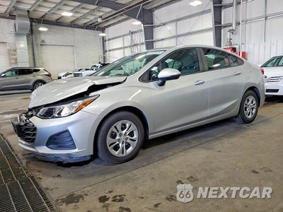 2019 CHEVROLET CRUZE LS 1G1BC5SM0K7111857 - główne zdjęcie licytacji z USA - miniatura