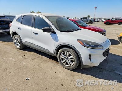 Czwarte zdjęcie samochodu z boku: 2022 FORD ESCAPE S VIN:1FMCU0F67NUB00508 - miniatura