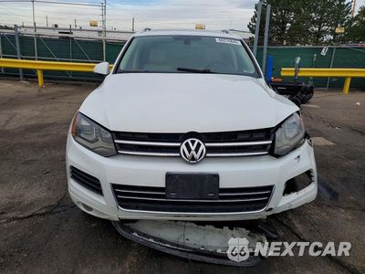 Piąte zdjęcie samochodu w środku: 2013 VOLKSWAGEN TOUAREG V6 VIN:WVGEF9BP0DD007608 - miniatura