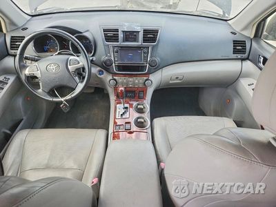 Zdjęcie 8 z 14 samochodu: 2013 TOYOTA HIGHLANDER HYBRID LIMITED VIN:JTEDC3EH4D2014692 - miniatura