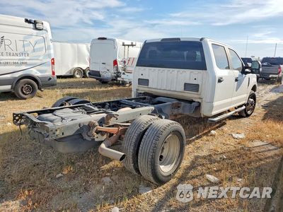Trzecie zdjęcie samochodu z tyłu: 2017 FORD F350 SUPER DUTY VIN:1FD8W3G69HEC80864 - miniatura
