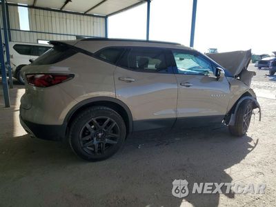 Trzecie zdjęcie samochodu z tyłu: 2021 CHEVROLET BLAZER 2LT VIN:3GNKBHRSXMS547739 - miniatura