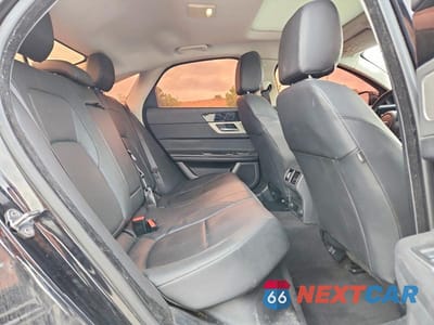 Zdjęcie 10 z 12 samochodu: 2018 JAGUAR XF VIN:SAJBR4FX4JCY70152 - miniatura