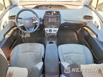 Zdjęcie 8 z 12 samochodu: 2016 TOYOTA PRIUS TWO VIN:JTDKBRFU0G3516904 - miniatura