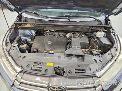 Zdjęcie 12 z 13 samochodu: 2019 TOYOTA HIGHLANDER LE VIN:5TDBZRFH3KS986561 - miniatura