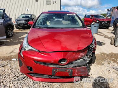 Piąte zdjęcie samochodu w środku: 2016 TOYOTA PRIUS FOUR VIN:JTDKARFU0G3526710 - miniatura