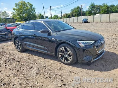 Czwarte zdjęcie samochodu z boku: 2021 AUDI E-TRON SPORTBACK PREMIUM VIN:WA11AAGE4MB010723 - miniatura
