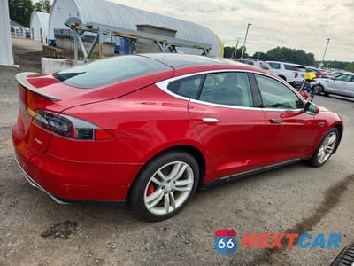 Trzecie zdjęcie samochodu z tyłu: 2014 TESLA MODEL S VIN:5YJSA1H17EFP31803 - miniatura