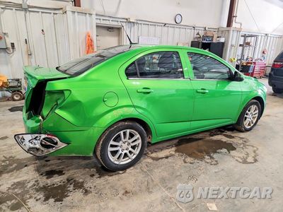 Trzecie zdjęcie samochodu z tyłu: 2014 CHEVROLET SONIC LT VIN:1G1JC5SG9E4240272 - miniatura