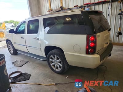 Drugie zdjęcie samochodu z przodu: 2010 GMC YUKON XL DENALI VIN:1GKUKMEF2AR223819 - miniatura