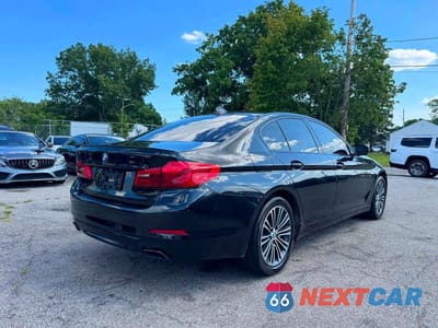 Czwarte zdjęcie samochodu z boku: 2018 BMW 540 XI VIN:WBAJE7C55JG891091 - miniatura