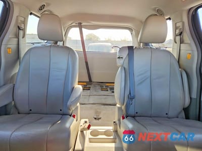 Zdjęcie 10 z 13 samochodu: 2012 TOYOTA SIENNA XLE 8-PASSENGER VIN:5TDYK3DCXCS266372 - miniatura