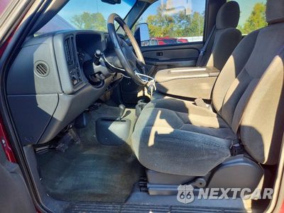 Zdjęcie 7 z 12 samochodu: 2004 CHEVROLET SILVERADO K1500 VIN:1GCEK19T24E206092 - miniatura