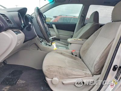 Zdjęcie 7 z 13 samochodu: 2011 TOYOTA HIGHLANDER BASE VIN:5TDZK3EH8BS026704 - miniatura